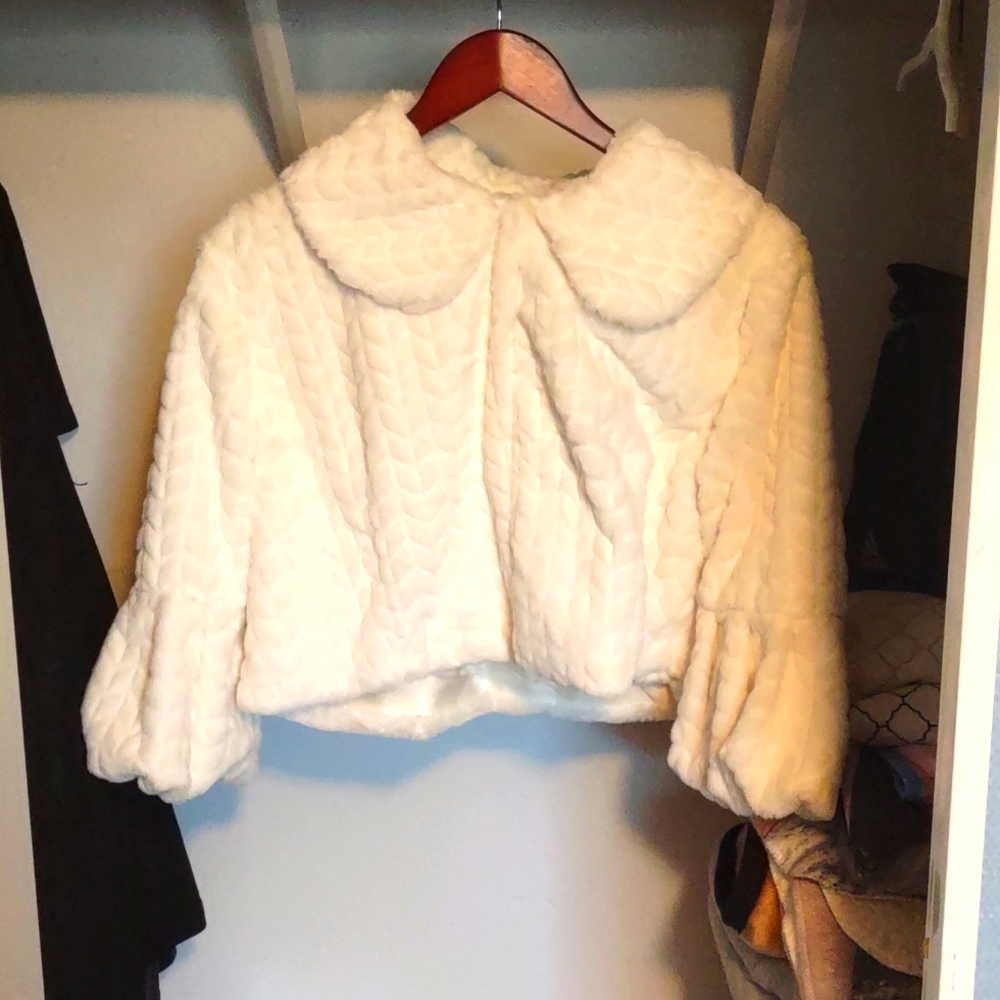 Short sleeve, White dress coat